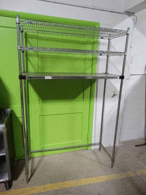 lot 135 image: 3 shelf metro rack