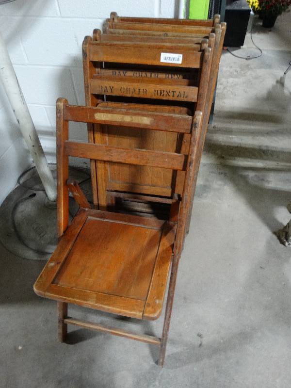 lot 153 image: Lot of 8 wood folding chairs