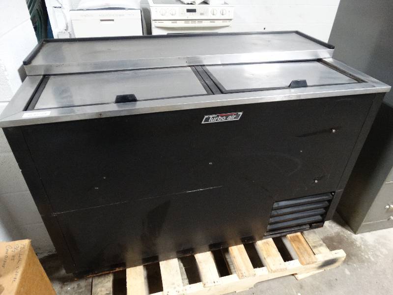 lot 154 image: Turbo-Air 2 door bottle cooler- Model-TBC-50SB- Works good