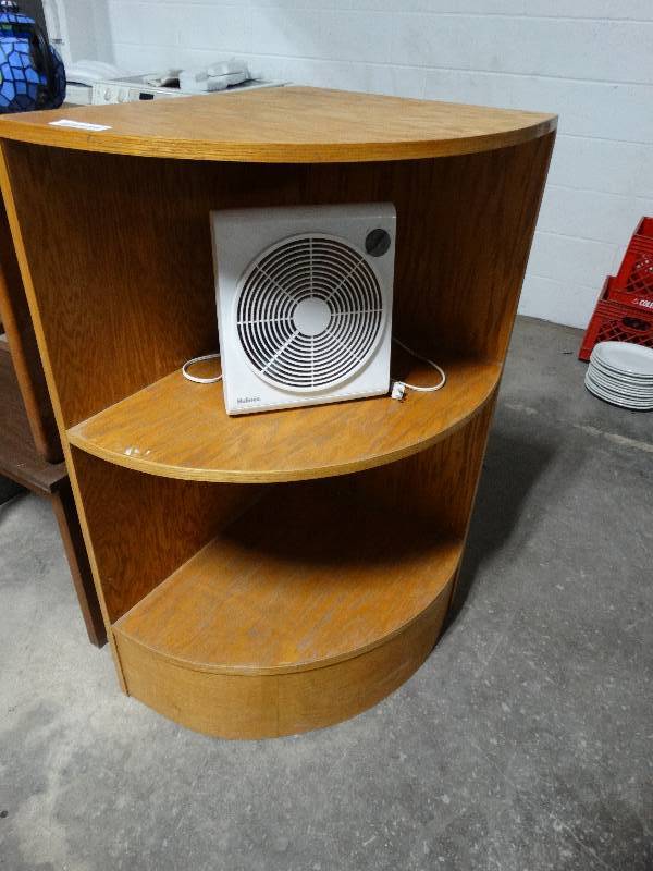lot 157 image: Wood corner shelf w fan