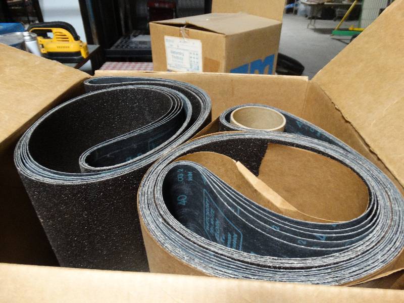 lot 178 image: Case of new sanding belts- 8 x 107