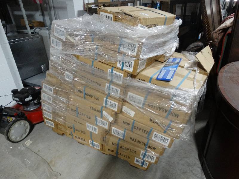 lot 211 image: Large pallet lot of new 18 wet mop pad holders
