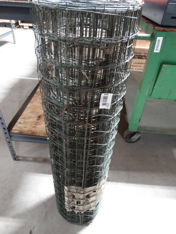 lot 213 image: Roll of fencing- 37 tall