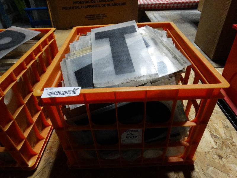 lot 215 image: Lot of various sign letters numbers
