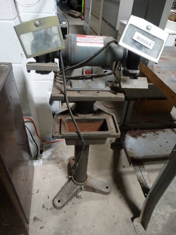 lot 220 image: Dayton bench grinder on stand- Works