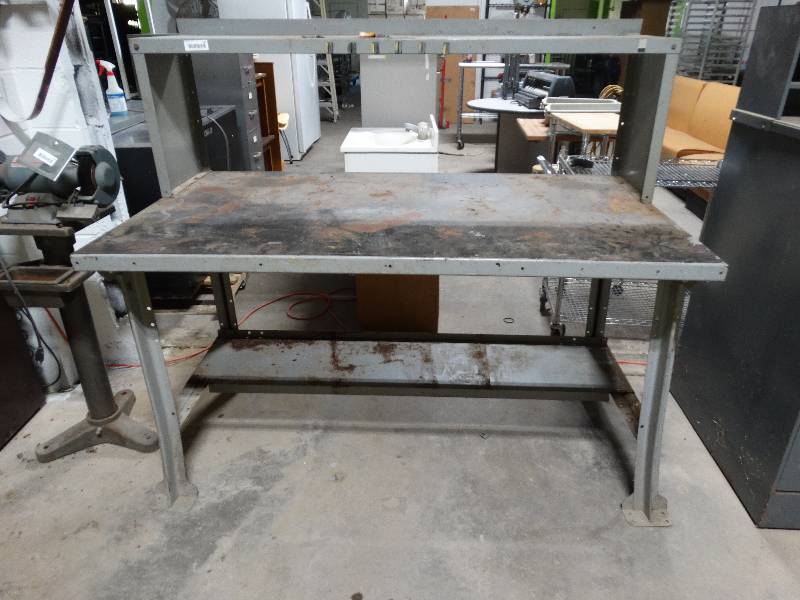 lot 221 image: Metal shop work bench w upper shelf
