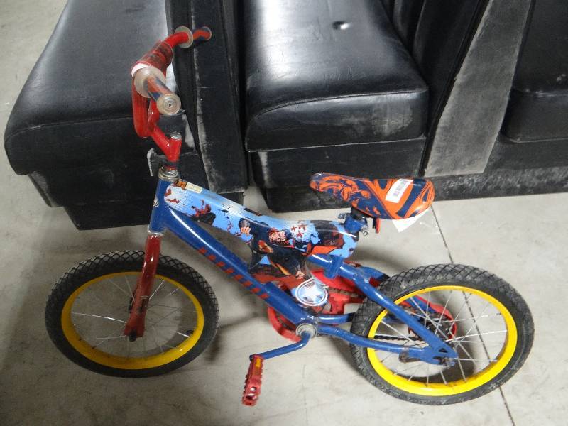 lot 264 image: Boys Superman bike