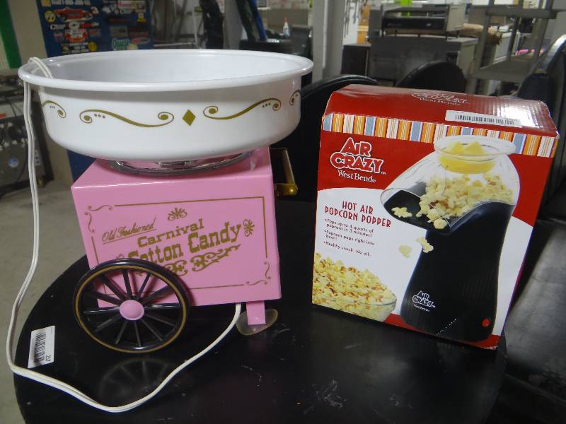 lot 268 image: Nostalgia cotton candy machine & air popper
