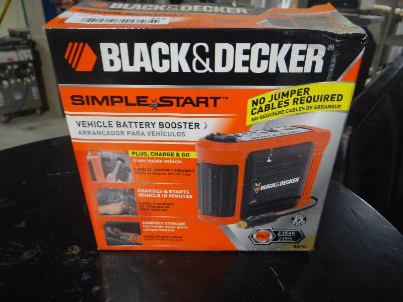 lot 272 image: Black & Decker vehicle battery booster in box
