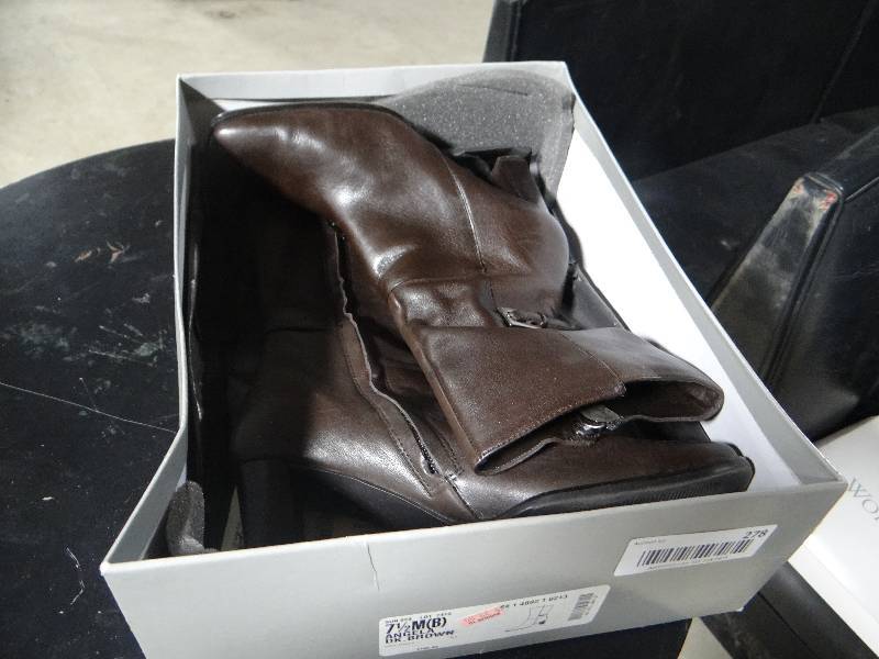 lot 278 image: Worthington size 7-12 m ladies boots in box