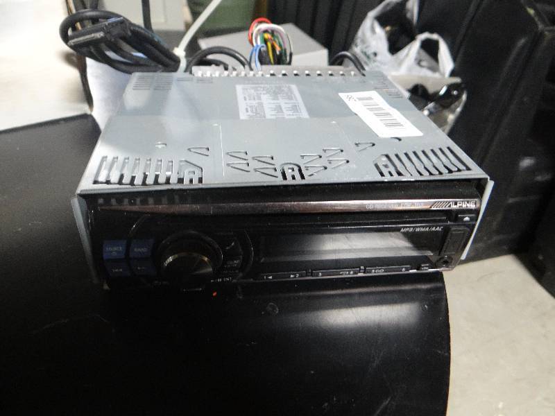 lot 285 image: Alpine stereo
