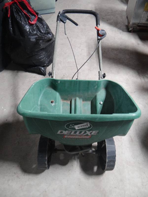 lot 289 image: Scott seed spreader