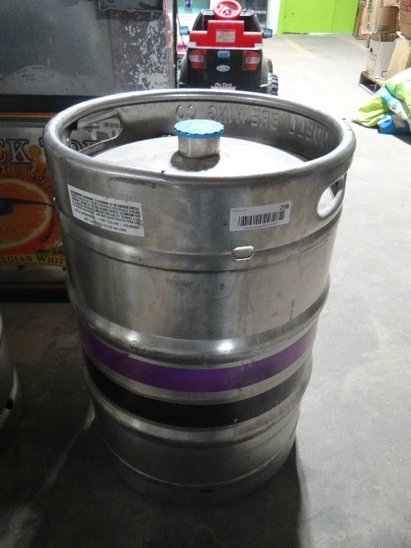 lot 298 image: Full size beer keg