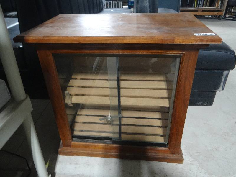 lot 301 image: Wood & glass cigar humidor