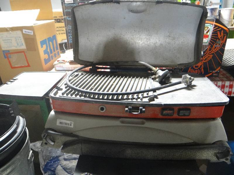 lot 308 image: Thermos portable grill w stand
