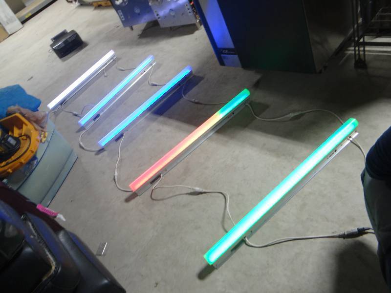 lot 340 image: Chauvet 5 LED light show w controller