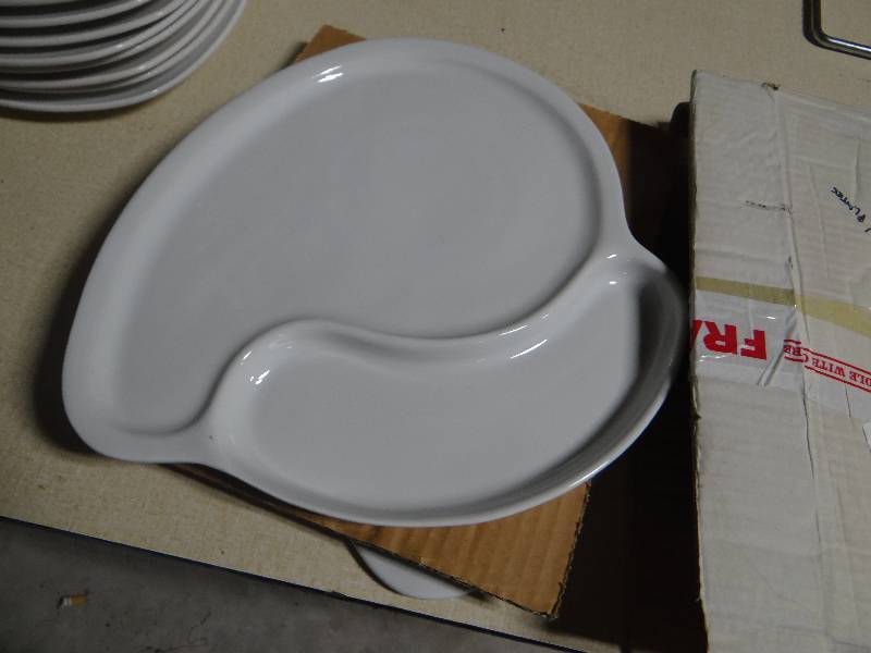 lot 376 image: 2 new nacho platters