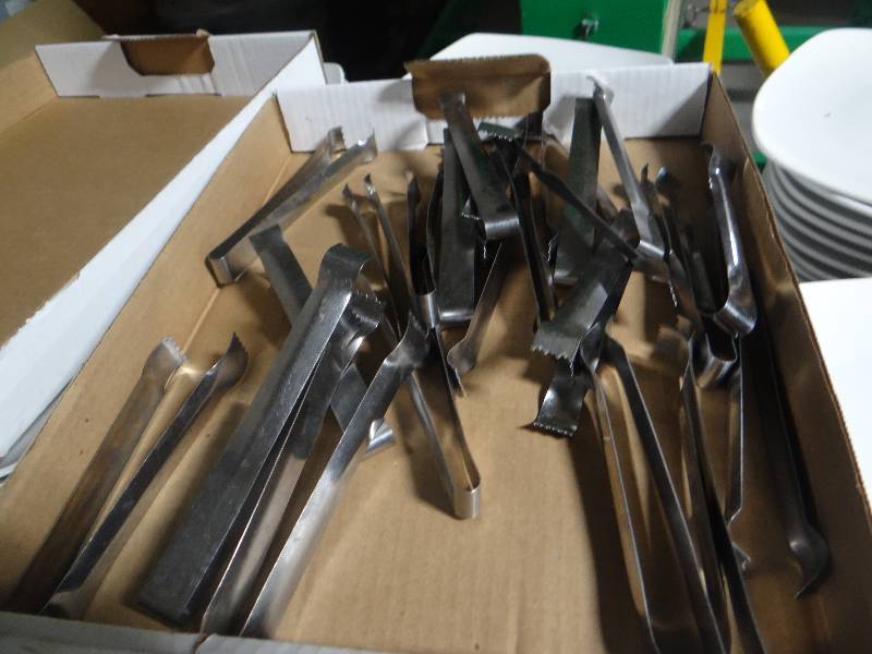 lot 383 image: 22 tongs