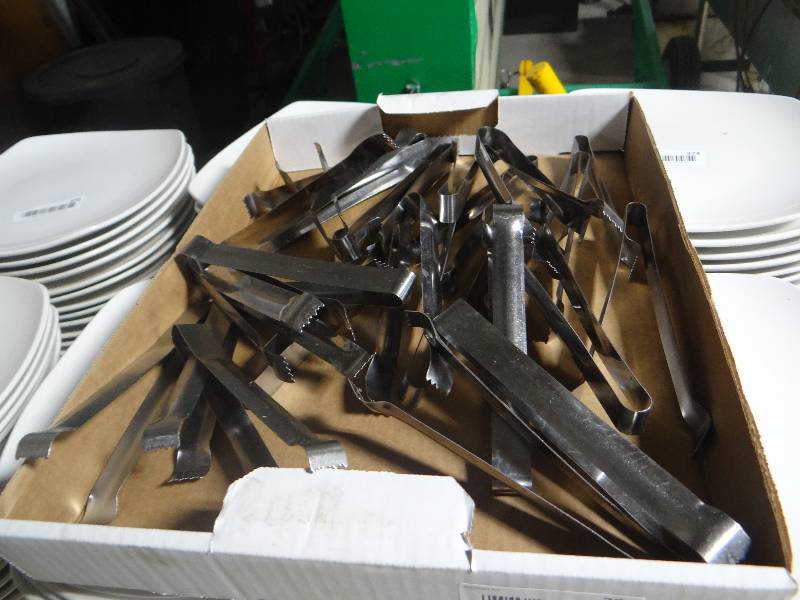 lot 384 image: 25 tongs