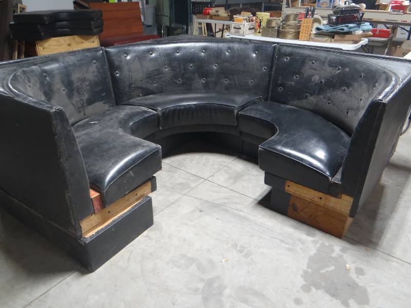 lot 411 image: Black 3 pc circle booth section