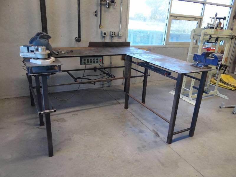 lot 5538 image: 84 X 84 Custom Built Metal Fabrication Station