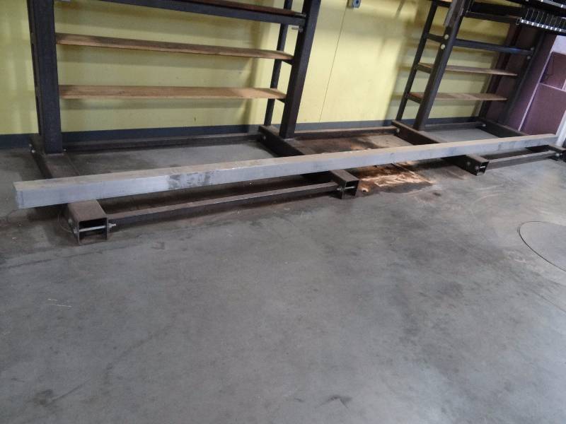 lot 5546 image: 20 Piece Of 4 Square Aluminum Tubing
