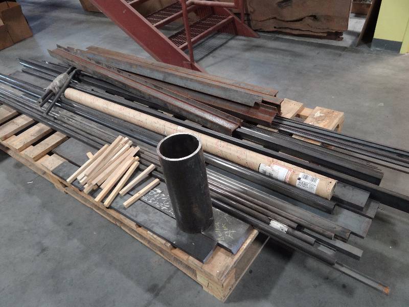 lot 5548 image: Large Lot Of Steel Stock