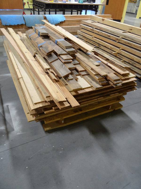 lot 5554 image: Pallet Of Seasoned New And Reclaimed Cedar
