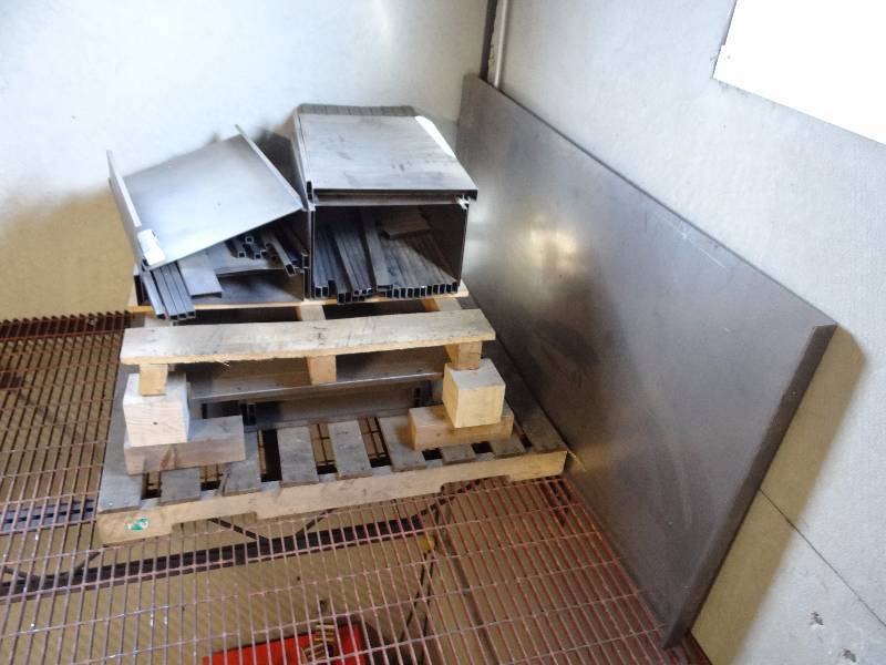 lot 5576 image: Tubing And Sheet Steel Desk Kit