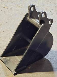lot 20 image: UNUSED 2024 8 inch Toothless Bucket For 1-2 Ton Mini Excavator