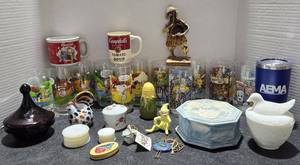lot 44135 image: McDonalds Muppets, E.T. and Charlie Brown Glasses and much more
