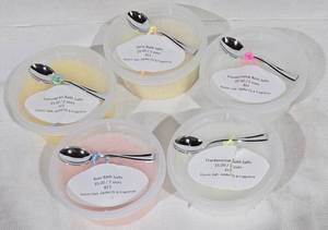 lot 44137 image: 5 Homemade Bath Salts