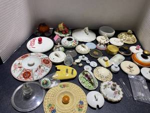 lot 44149 image: A Lot of Lids plus pumpkin salt shaker and glass tubes