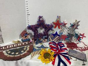 lot 44358 image: 4th Of July Decorations