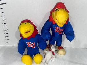 lot 44406 image: 2 KU STUFFED TOYS