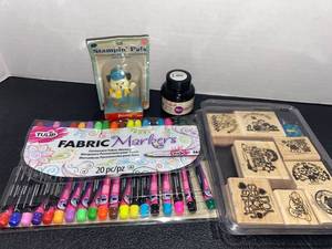 lot 44446 image: Stamp Pads and Fabric Markers