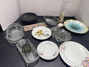 lot 44454 image: Collectors Plates and Crystal