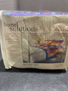 lot 44501 image: Home Solutions Queen Flannel Sheet Set