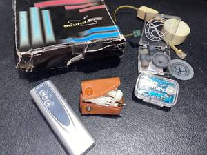 lot 44504 image: Headphones, Radio-Flashlight, Earbuds