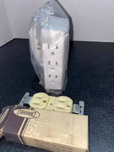 lot 44505 image: 6 Outlet Adapter and Outlet