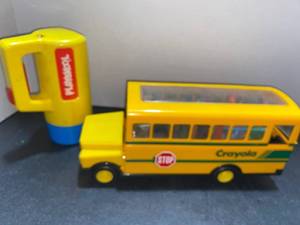 lot 44519 image: Crayola School Bus Crayon Holder and Playskol Flashlight