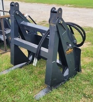 lot 2588 image: Unused Wolverine Skid Steer Log Grapple  LG-13-33D