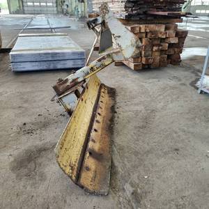 lot 3318 image: 3 Point Bush Hog Blade  3ft Blade