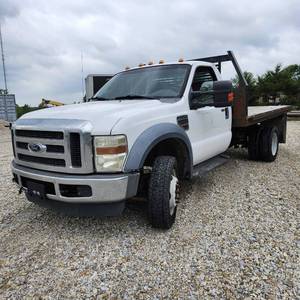 lot 33 image: 2008 Ford F450 Super Duty
