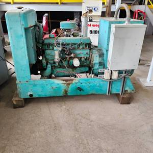 lot 3335 image: ONAN 30 EK Electric Gen Set  Model 30.0 EK-15R-30  84 Hours