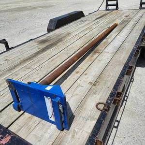 lot 40000 image: Used Forklift Rug Ram Carpet Pole CR-108 - Fork Mounted - 108L