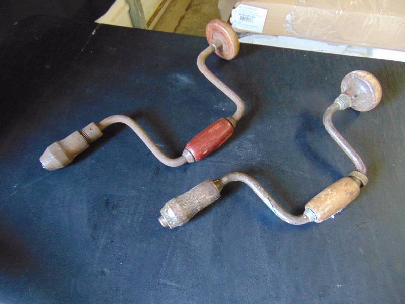 lot 4202 image: (2) ct. lot vintage hand drills