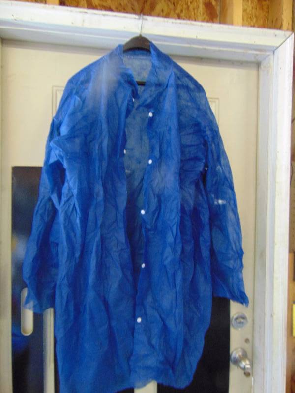 lot 4209 image: (2) cases PP Labcoats Item # 47241725- XXXL Blue, 30 lab coats per case