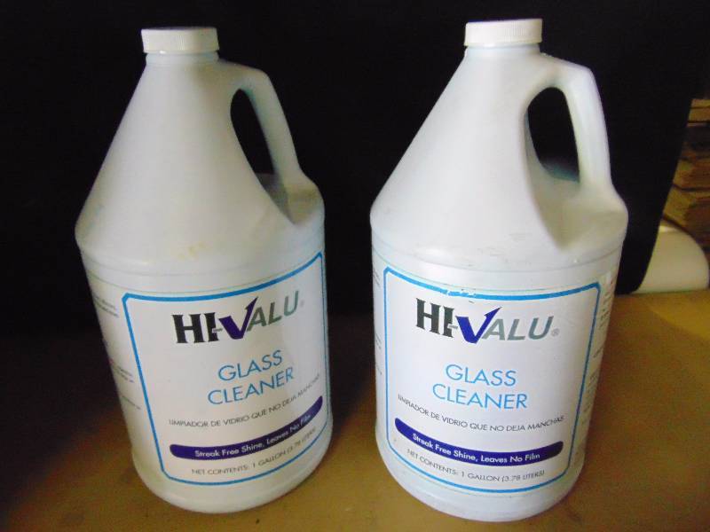 lot 4251 image: (2) gallons Hi-Valu Glass Cleaner