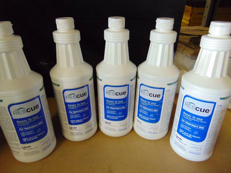 lot 4252 image: (5) 1 quart bottles Rescue Ready to use, One step disinfectant & deodorizer